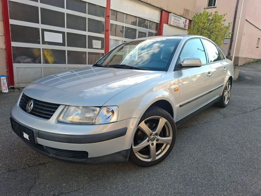 VW Passat 66.000 km 2.800 € Stuttgart 70195