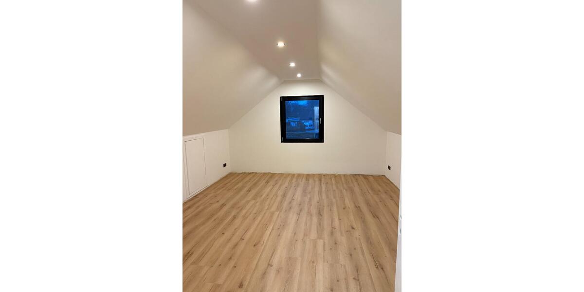 Dachgeschoßwohnung Wahlstedt - 2.5 Zimmer, 67 m&sup2;, 1.040&euro; | Angebot:25256180