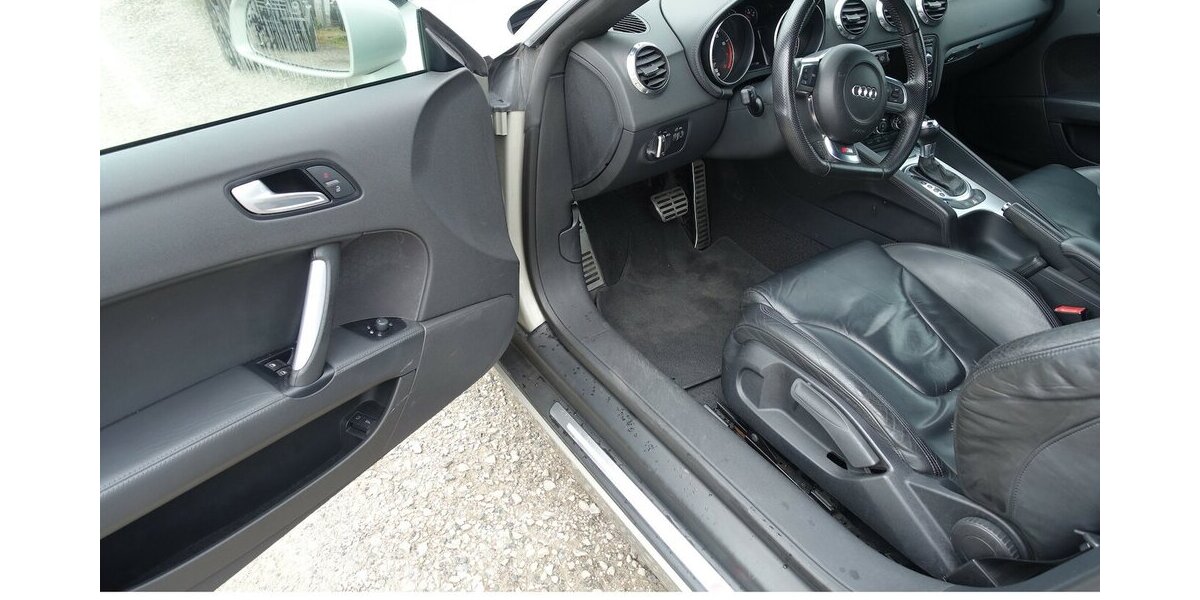 Audi TT 2.0 TFSI Roadster Navi+ Bi-Xenon el. Windschott 179.800 km 8.950 &euro; Neumarkt/OPf 92318
