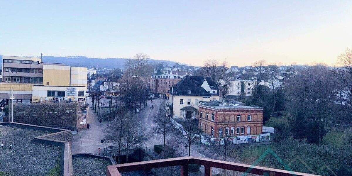 Mitten drin - Großzügige 2-Zimmer Wohnung im Herzen Hemers, vermietet, mit Entwicklungspotential 2 zimmer