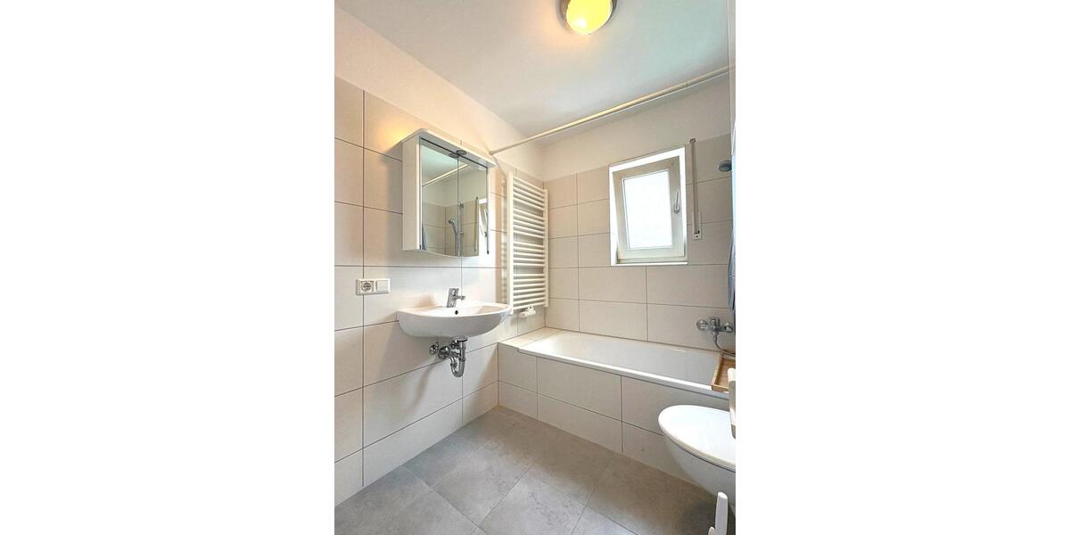 Dachgeschoßwohnung Ludwigshafen am Rhein Mundenheim - 1 Zimmer, 27 m&sup2;, 350&euro; | Angebot:26415493