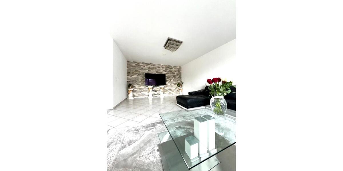 Etagenwohnung Wiesbaden Mainz-Amöneburg - 4 Zimmer, 110 m&sup2;, 1.700&euro; | Angebot:25950870