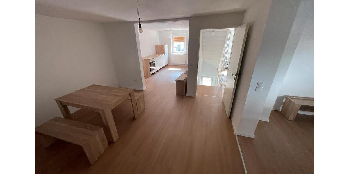 Doppelhaushälfte Annweiler am Trifels - 4 Zimmer, 120 m&sup2;, 1.300&euro; | Angebot:26408781