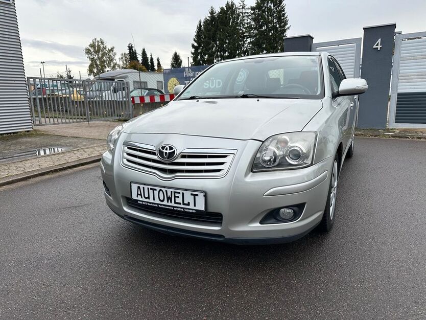 Toyota Avensis 168.000 km 5.999 € saarbrücken 66127