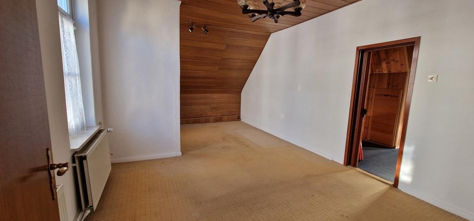 Einfamilienhaus Bremerhaven - 9 Zimmer, 180 m&sup2;, 169.000&euro; | Angebot:26990254