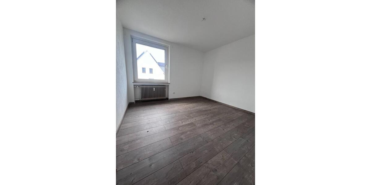 Etagenwohnung Siegen - 5 Zimmer, 111 m&sup2;, 1.150&euro; | Angebot:26020529