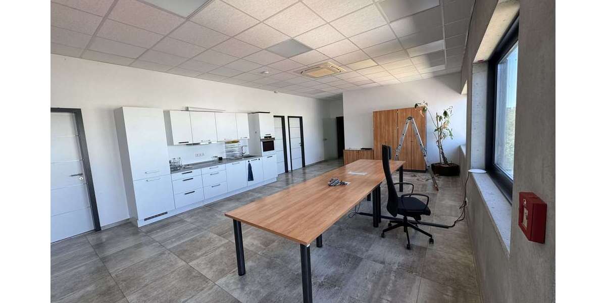 Etagenwohnung Backnang - 4 Zimmer, 123 m&sup2;, 1.300&euro; | Angebot:26180221