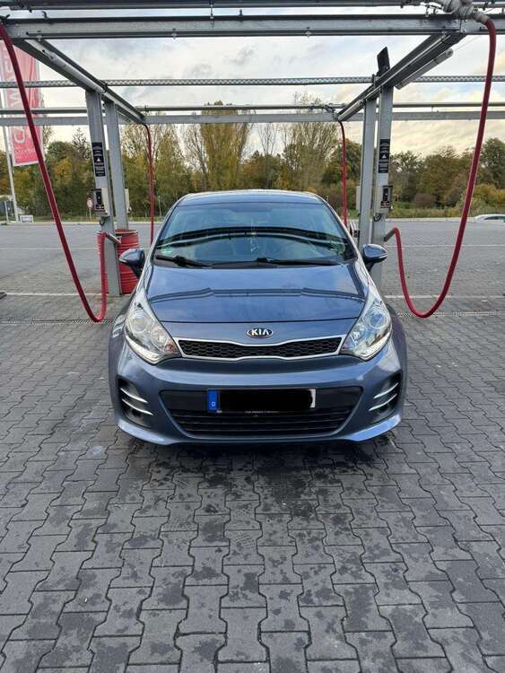 Kia Rio 79.000 km 9.000 € Frankfurt 65931