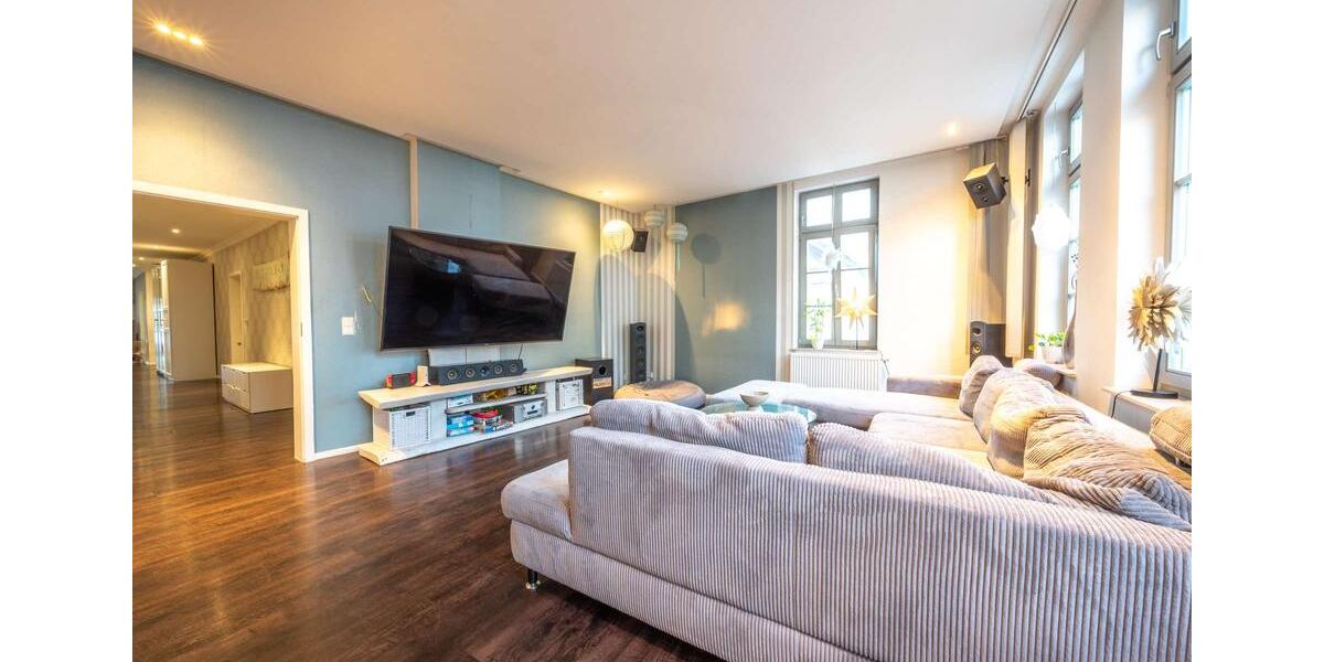 Etagenwohnung Bückeburg - 6 Zimmer, 214 m&sup2;, 1.650&euro; | Angebot:25329758