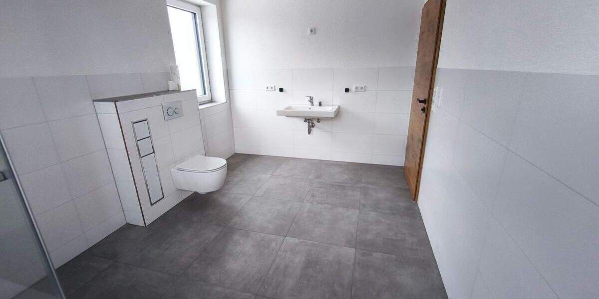 Einfamilienhaus Igensdorf Pettensiedel - 1 Zimmer, 240 m&sup2;, 2.200&euro; | Angebot:25140505