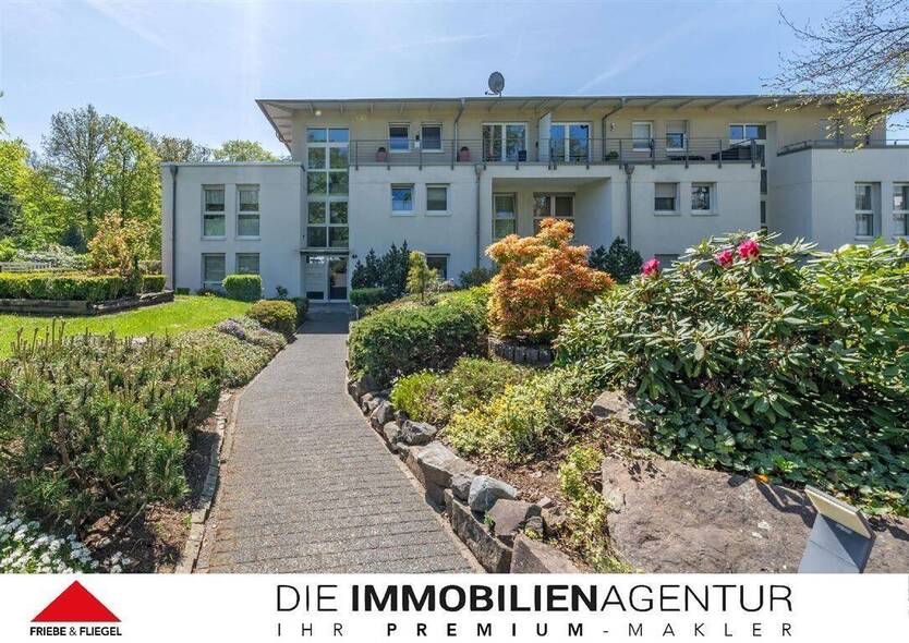 Hochwertige Penthouse-Wohnung mit großem Balkon und Kfz-Stellplätzen 3 zimmer