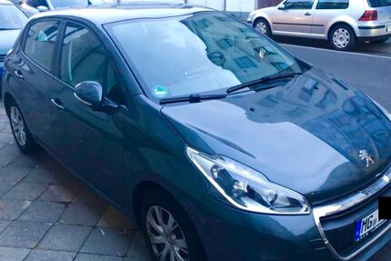 Peugeot 208 82.000 km 6.600 &euro; Frankfurt 60311