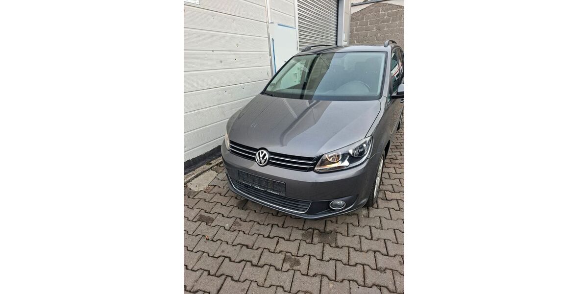 VW Touran 160.000 km 7.399 &euro; Reutlingen 72766