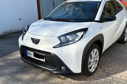 Toyota Aygo (X) 2.711 km 13.450 &euro; Hamburg 22419