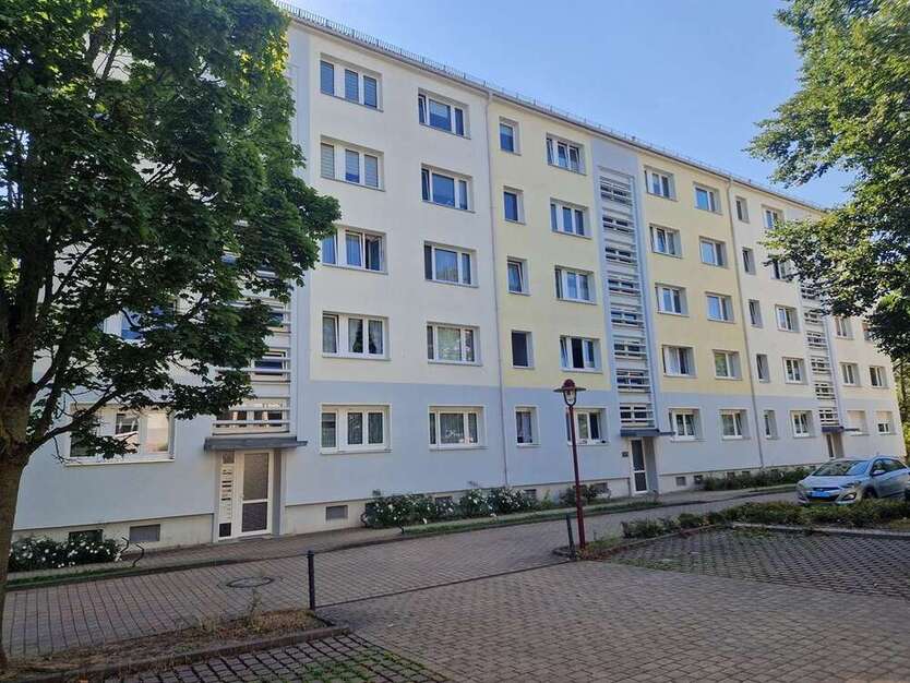 Wohnung zum Mieten in Glauchau 295 € 48.69 m²