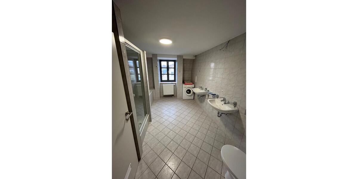 Etagenwohnung Mintraching - 5 Zimmer, 110 m&sup2;, 520&euro; | Angebot:25540045