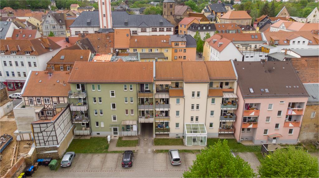 2 Raum DG-Wohnung mit Balkon und Blick ins Grüne. Bad mit Wanne! In Weida! - Dachgeschoßwohnung Weida Liebsdorf | Angebot:26347862