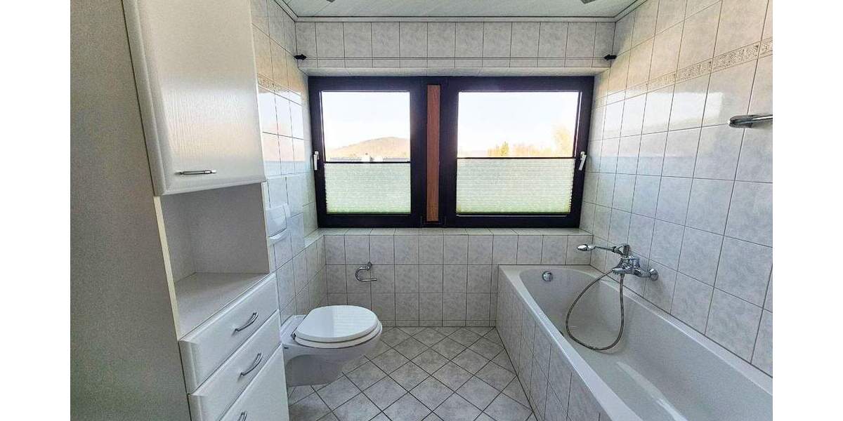 Etagenwohnung Unkel - 2 Zimmer, 73 m&sup2;, 210.000&euro; | Angebot:25476771