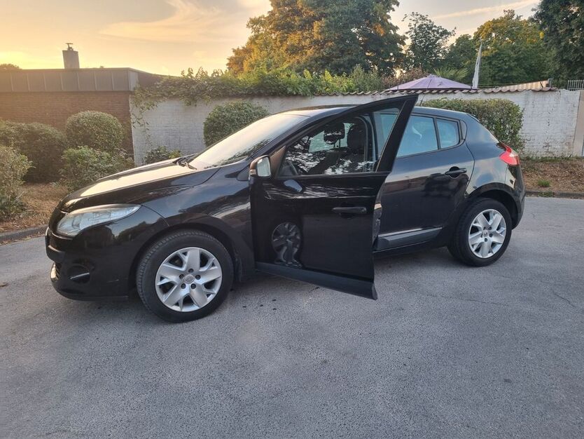 Renault Megane 128.000 km 4.500 € Duisburg 47198