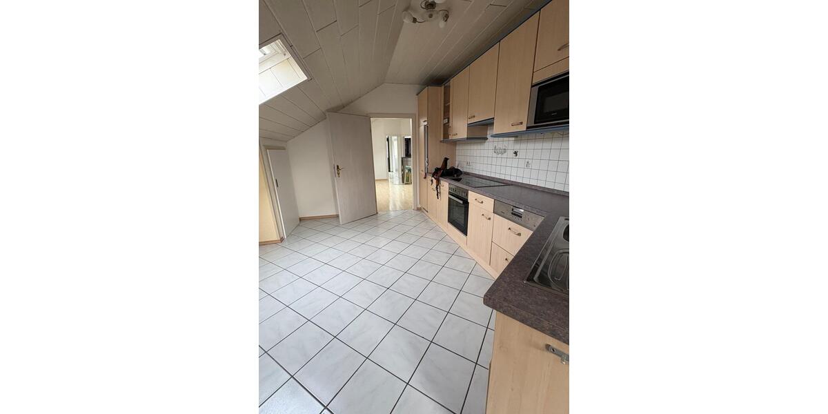 Dachgeschoßwohnung Burgkirchen an der Alz - 3.5 Zimmer, 89 m&sup2;, 210.000&euro; | Angebot:26612949