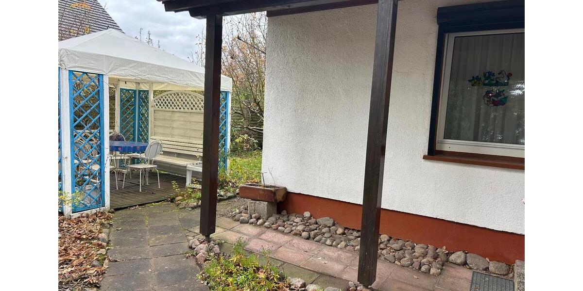 Baugrundstück mit kleinem massiven Wohnhaus 2 zimmer