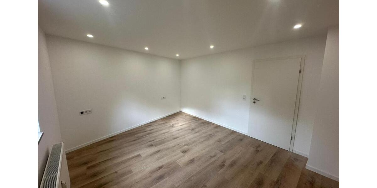 Erdgeschoßwohnung Pfullingen - 2.5 Zimmer, 61 m&sup2;, 900&euro; | Angebot:26133495