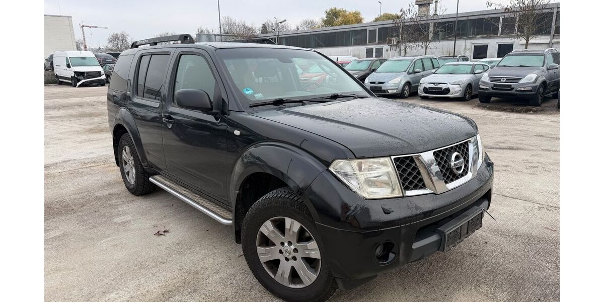 Nissan Pathfinder 330.000 km 4.900 &euro; Bruchsal 76646