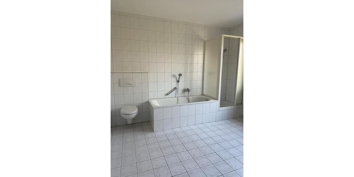 Erdgeschoßwohnung Bad Feilnbach - 4 Zimmer, 123 m&sup2;, 1.490&euro; | Angebot:26310237