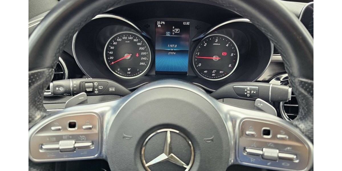 Mercedes-Benz C 200 d T AMG Line LED LEDER NAVI AHK AUS 2.HAND 27.850 km 29.990 &euro; Löhne 32584