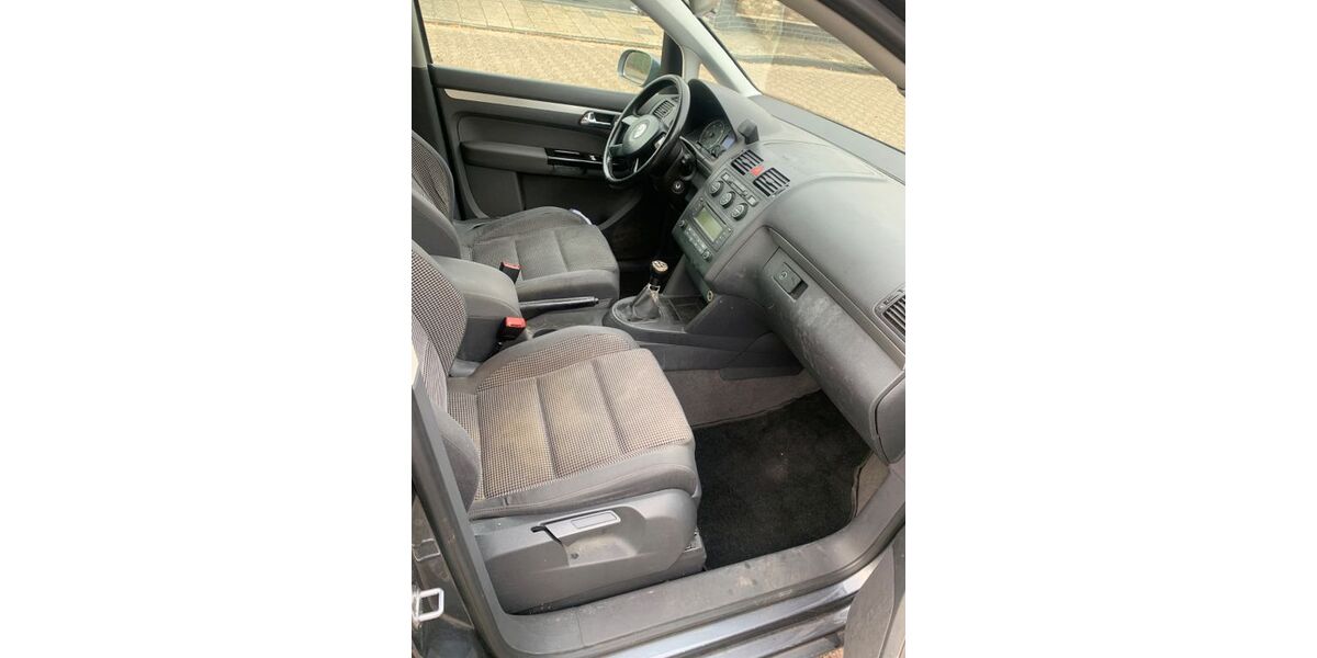 VW Touran 334.000 km 1.500 &euro; Cuxhaven 27474