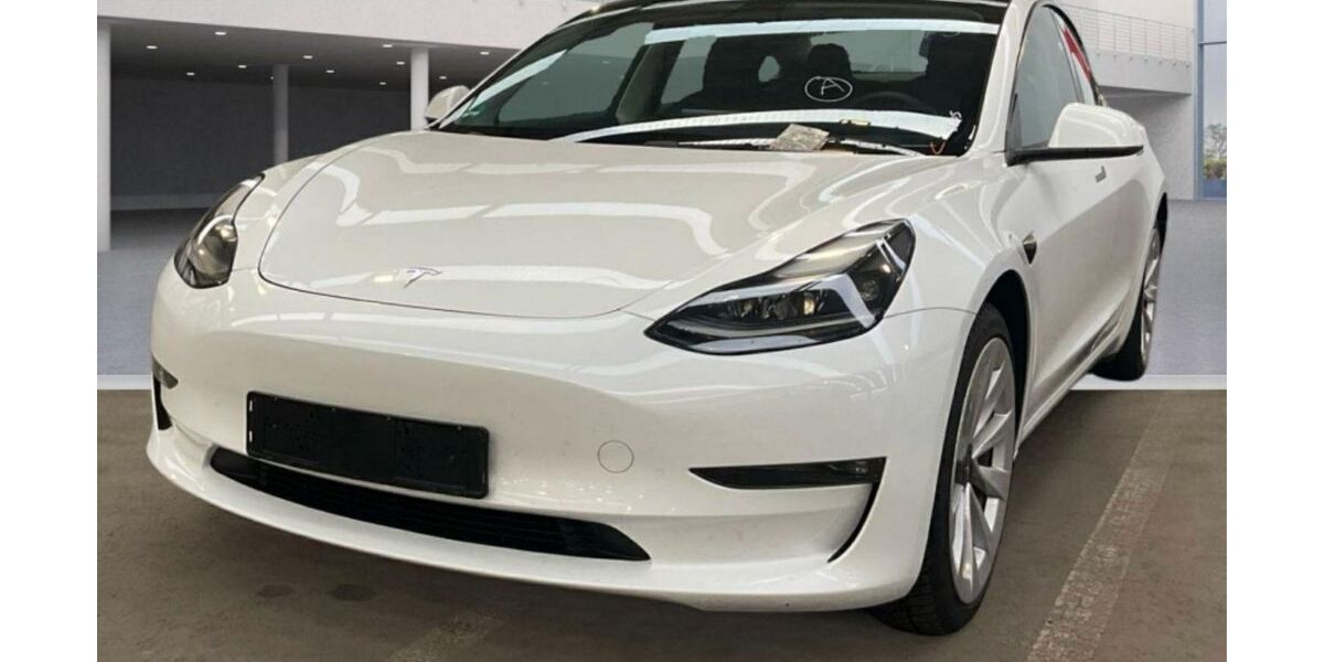 Tesla Model 3 125.000 km 26.350 &euro; Steinbach-Hallenberg OT Herges-Hallenberg 98587