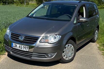 VW Touran 166.600 km 3.200 &euro; Hüttenberg 35625