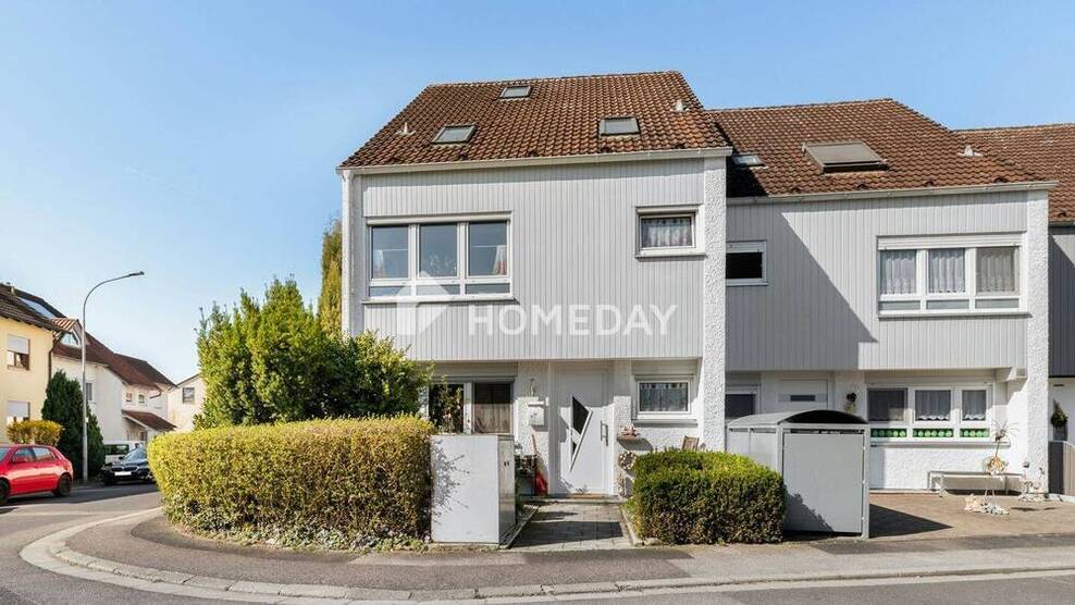 Attraktives Reihenhaus mit neuer EBK und Gartenhaus in Gochsheim