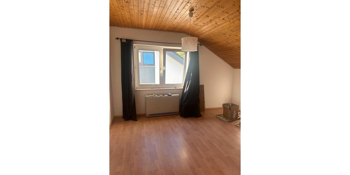 Dachgeschoßwohnung Dossenheim - 2.5 Zimmer, 55 m&sup2;, 900&euro; | Angebot:26376246