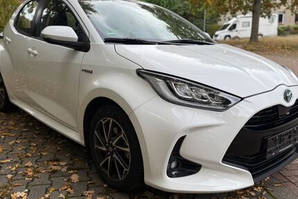 Toyota Yaris 51.525 km 16.900 € Gelsenkirchen 45894