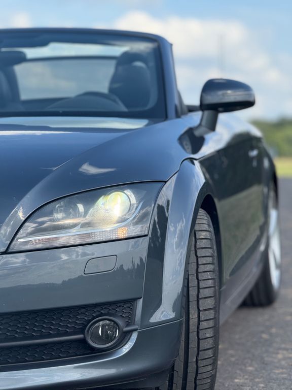 TT