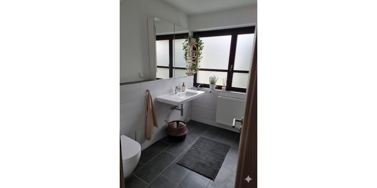 Etagenwohnung Würzburg Heuchelhof - 4 Zimmer, 102 m&sup2;, 1.495&euro; | Angebot:25309044