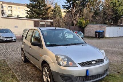 Ford Fiesta 233.000 km 900 &euro; Düren 52349