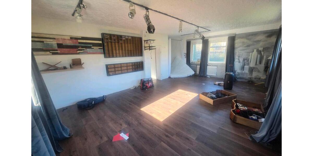 Einfamilienhaus Helmbrechts - 10 Zimmer, 200 m&sup2;, 170.000&euro; | Angebot:24239247