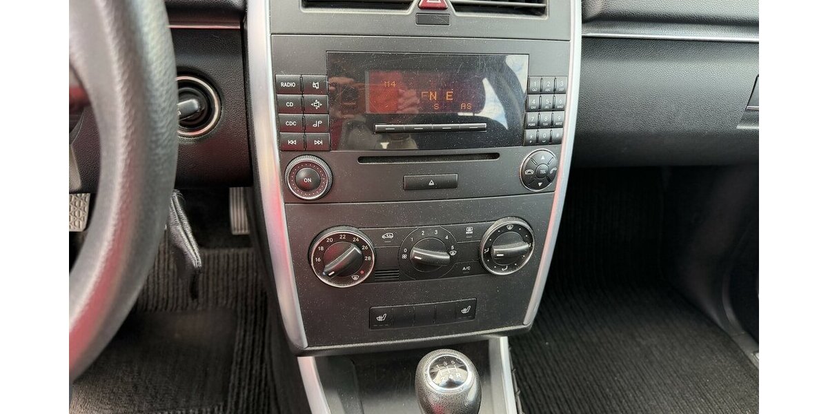 Mercedes-Benz B 200 RENTNERFAHRZEUG Sitzheizung Klima Alu 95.300 km 4.990 &euro; Altdorf 84032