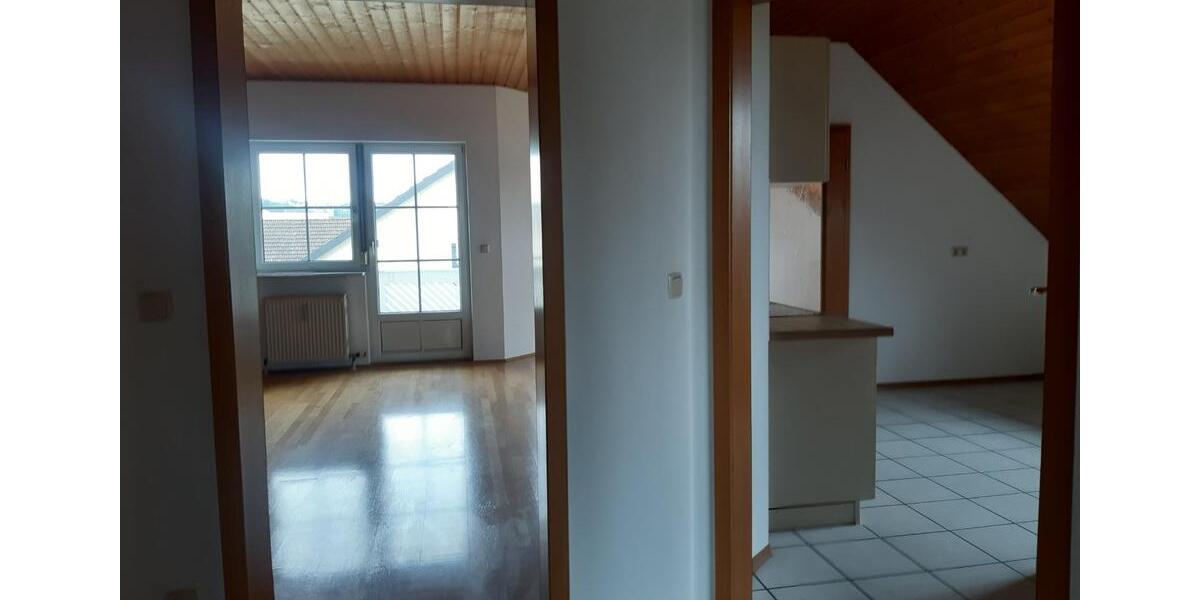 Dachgeschoßwohnung Vilshofen an der Donau - 2 Zimmer, 75 m&sup2;, 520&euro; | Angebot:24829115