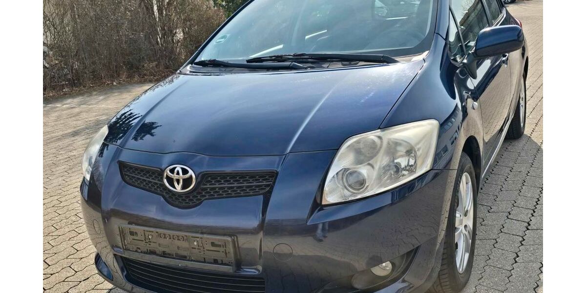 Toyota Auris 72.500 km 4.990 &euro; Fürstenfeldbruck 82256