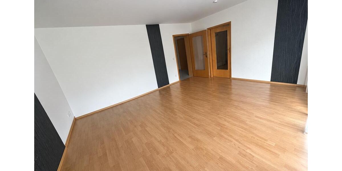 Etagenwohnung Oelsnitz (Erzgebirge) - 3 Zimmer, 70 m&sup2;, 104.980&euro; | Angebot:27432684