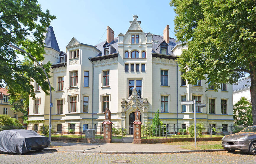 Geräumigevermietete Eigentumswohnung im historischen Altbau!