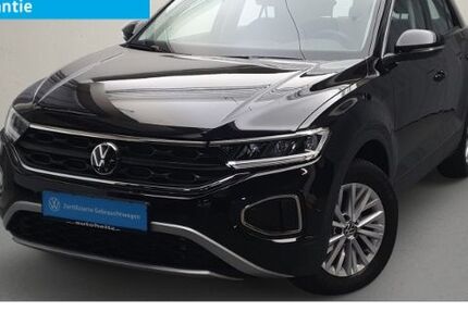 VW T-Roc 5.759 km 23.590 &euro; Garmisch-Partenkirchen 82467