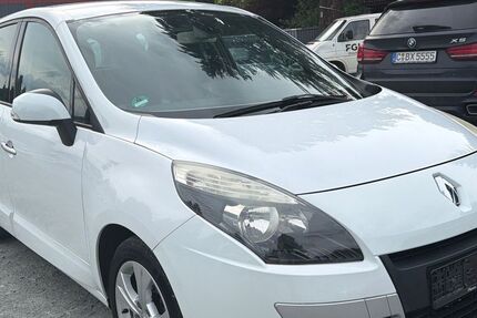 Renault Scenic 186.000 km 3.499 &euro; Chemnitz 09125