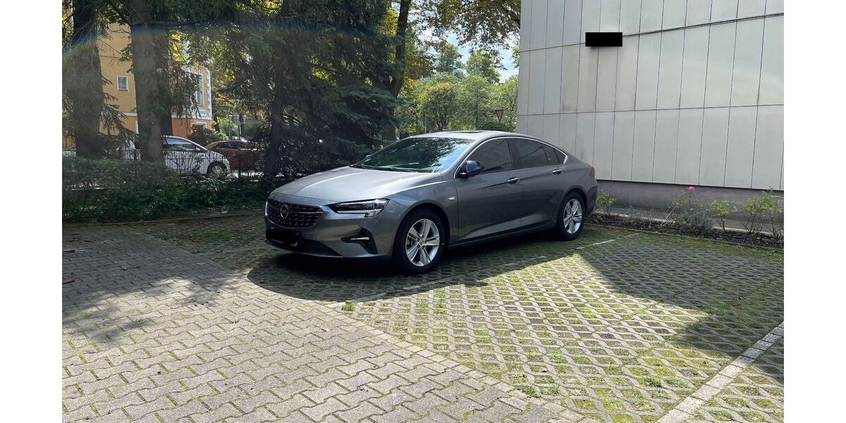 Opel Insignia 74.000 km 21.990 &euro; Böblingen 71032
