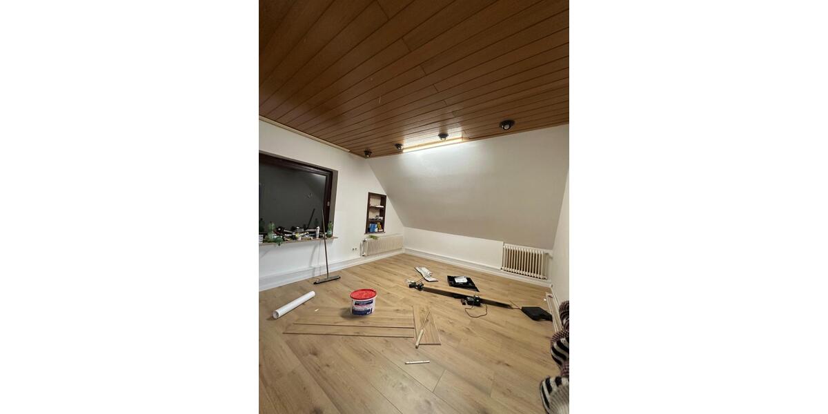 Dachgeschoßwohnung Brake (Unterweser) - 4 Zimmer, 90 m&sup2;, 900&euro; | Angebot:25420064