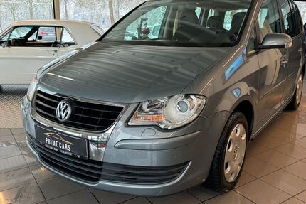 VW Touran 151.800 km 4.899 &euro; Löhne 32584