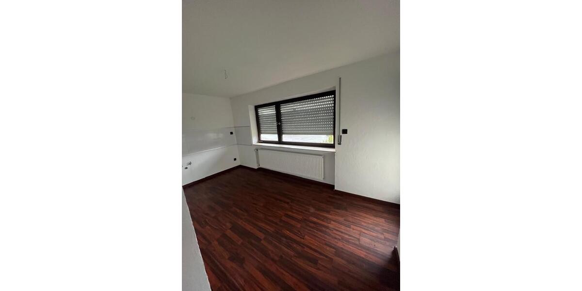 Etagenwohnung Külsheim - 4 Zimmer, 103 m&sup2;, 910&euro; | Angebot:26211084